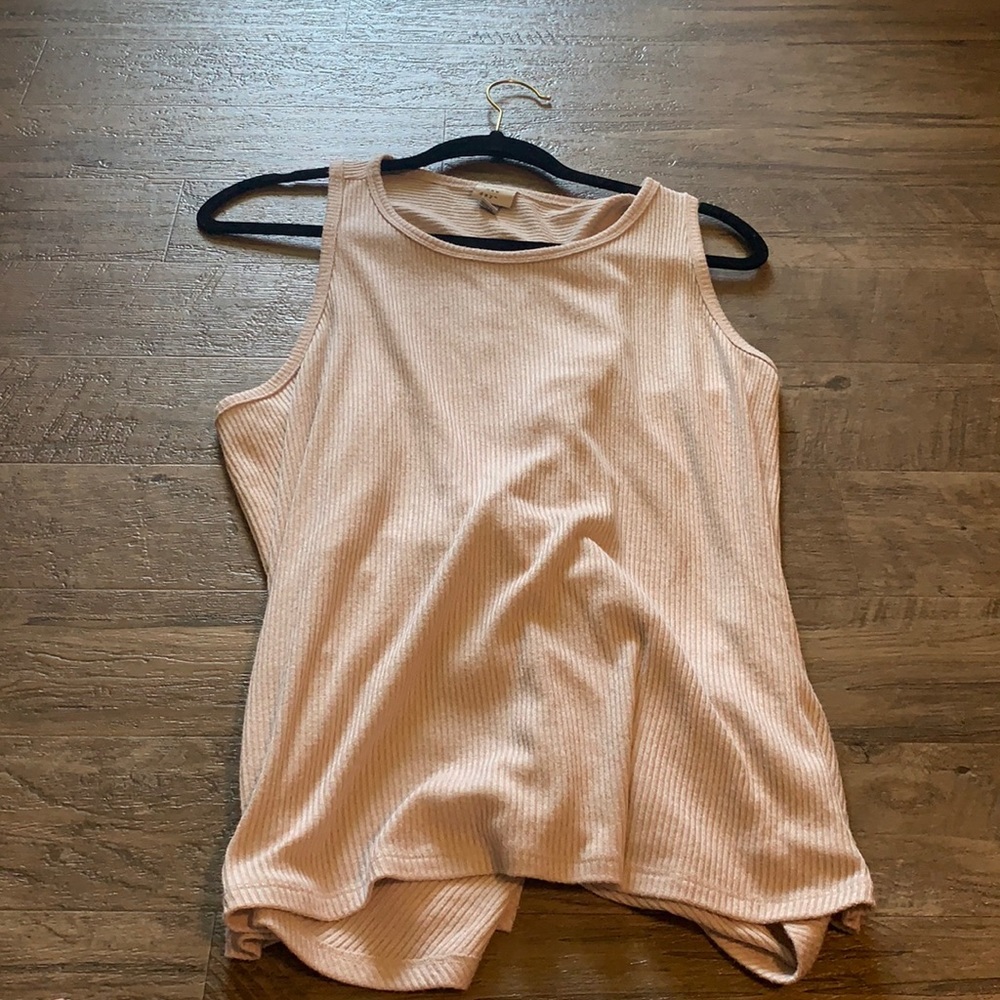 Nordstrom rack tank top with knot detail on back